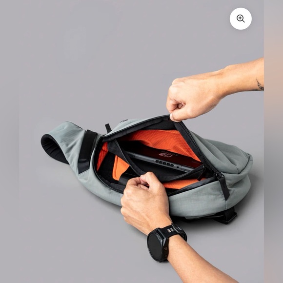 NWT Alpaka Gray Left Shoulder Metro Crossbody - Picture 3 of 12